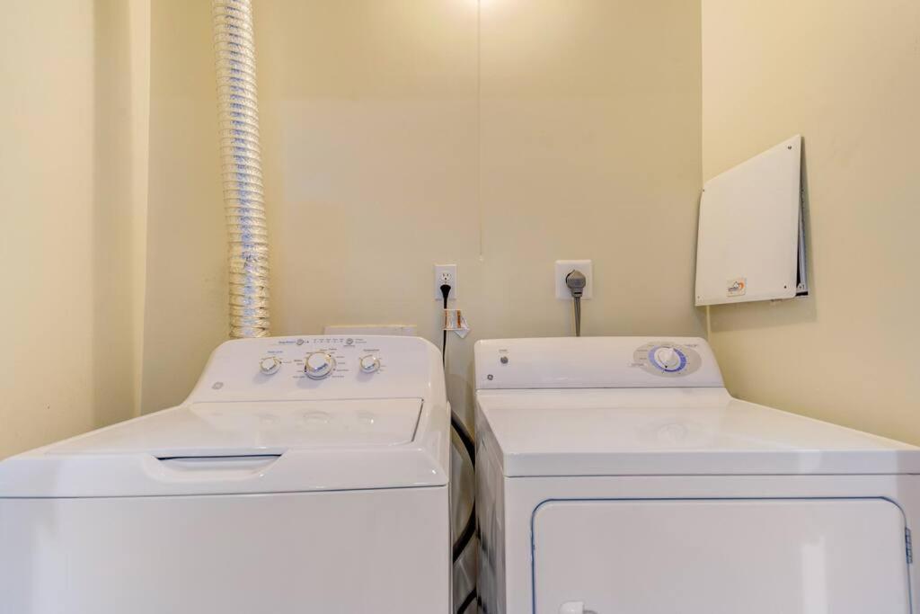 Spacious In Deanwood + Free Parking Lejlighed